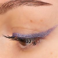 COSLNE Kajal / Eyeliner Lila 110 seitlich