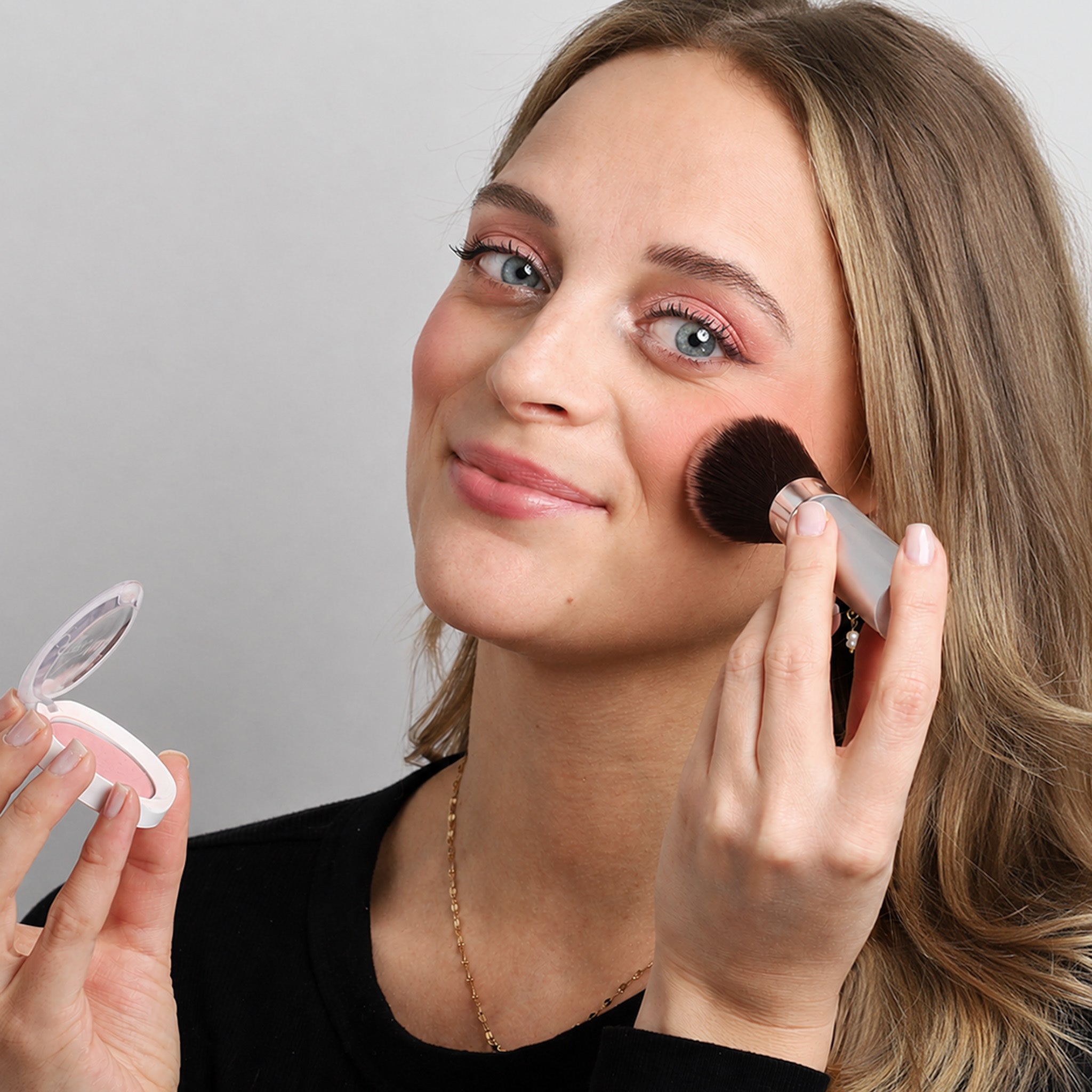 COSLINE Blog Rouge als Lidschatten Gesamtlook