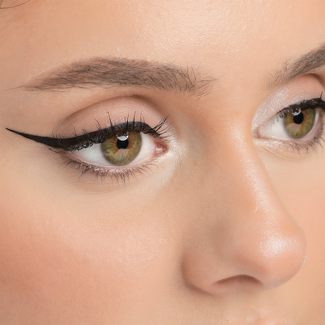 COSLINE Eyeliner flüssig Black 501 grünes Auge