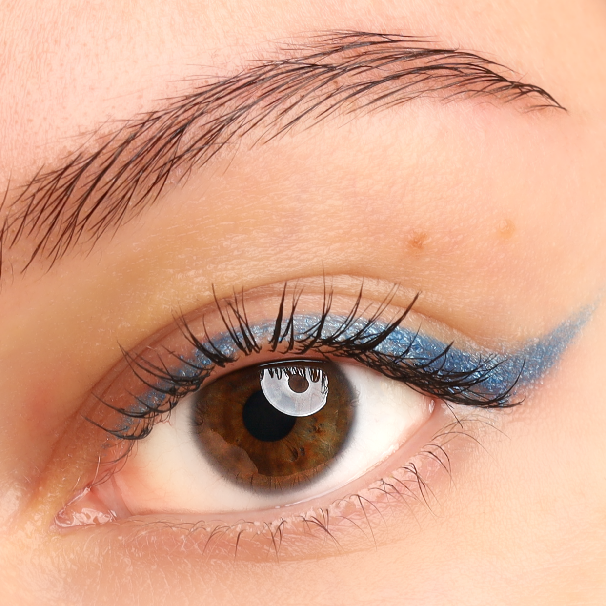 COSLINE Kajal / Eyeliner Lightblue 119 braunes Auge