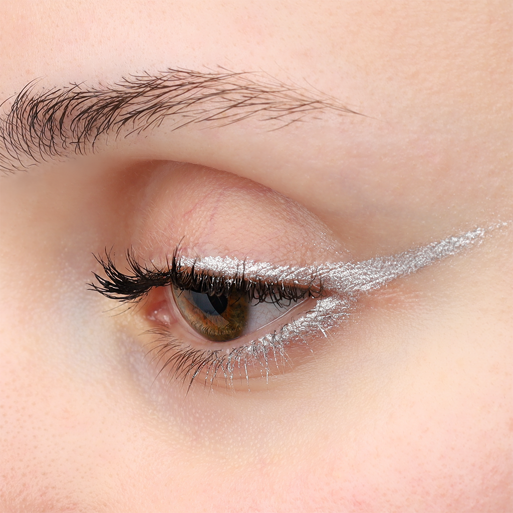 COSLINE Kajal / Eyeliner Silver 106 seitlich