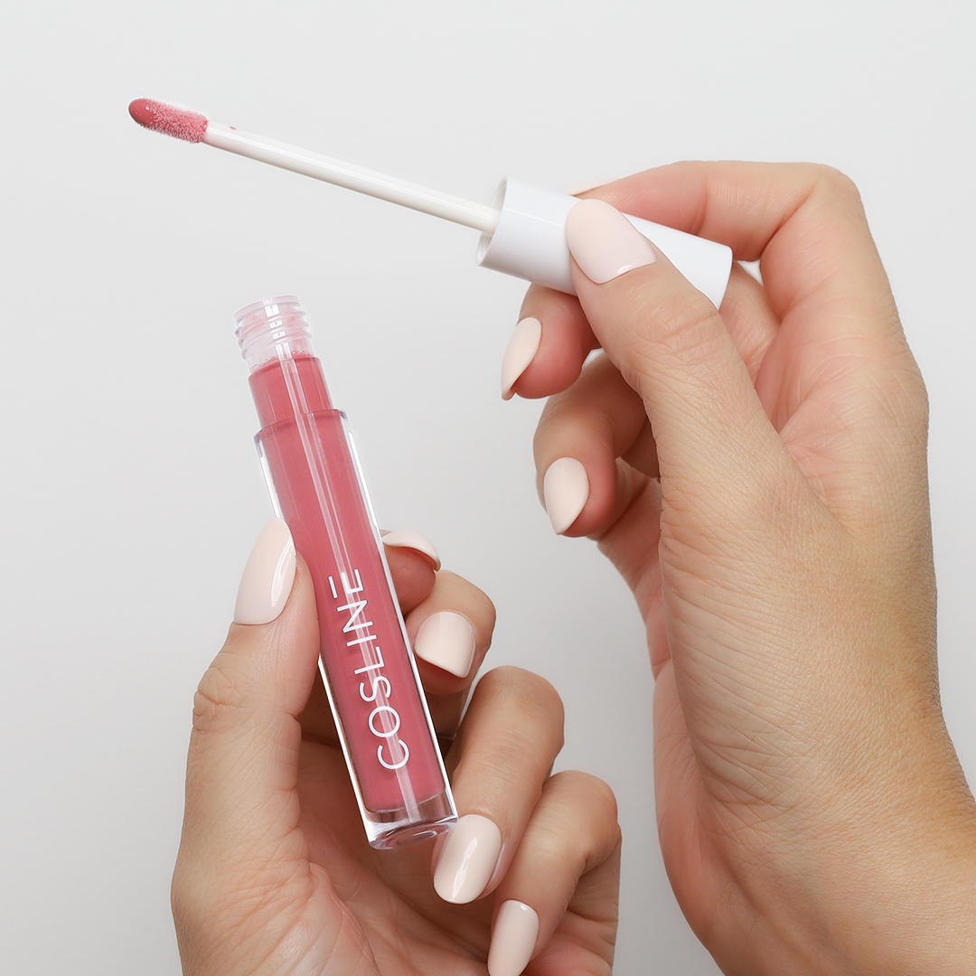COSLINE | Lipgloss Magnolia 452 | Hand
