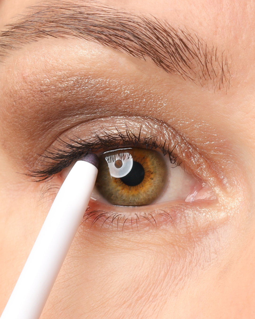 COSLINE Blog: Schlupflider schminken | Schritt 4 Tightlining