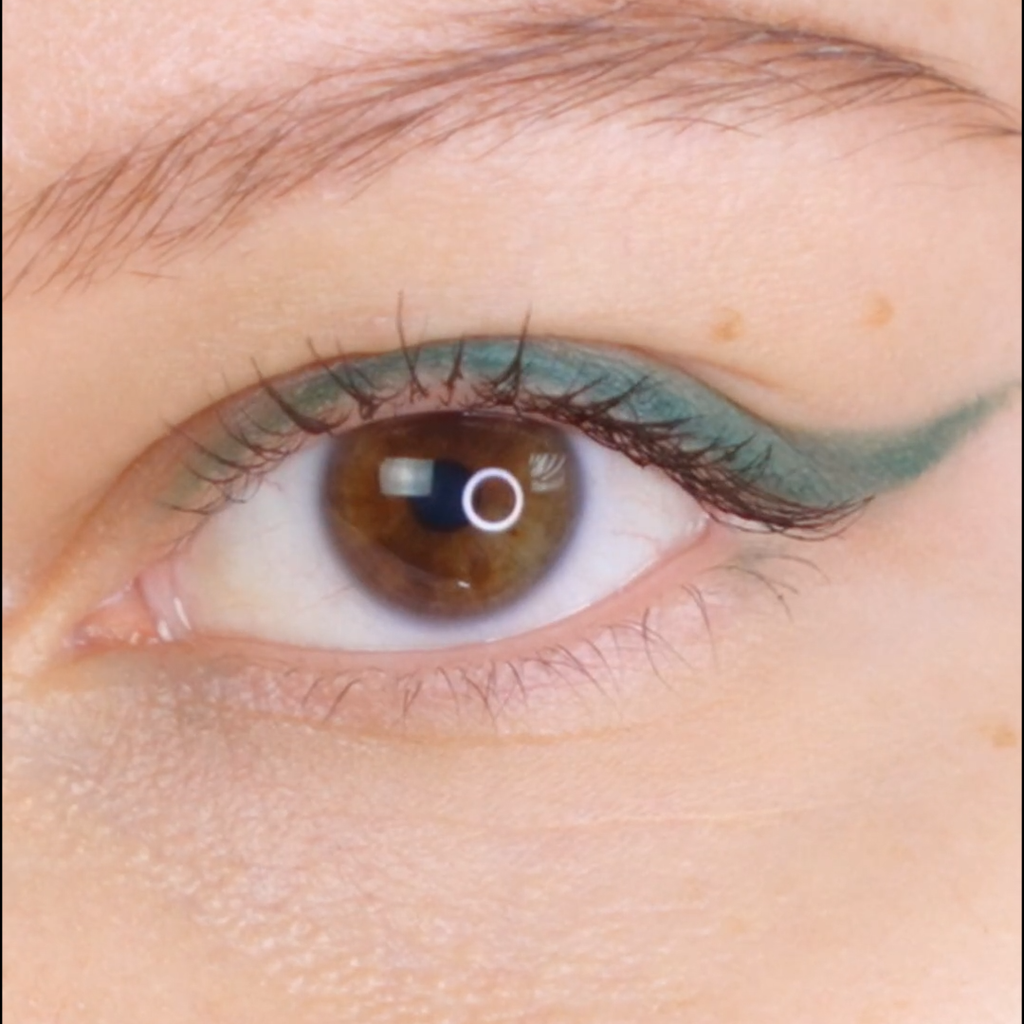 COSLINE Kajal / Eyeliner Evergreen 104 Nahaufnahme